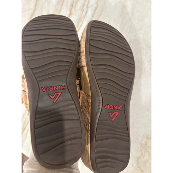 Women's Vionic Cork Sandals Size 9 (10) Beige Gold - Picture 12 of 13